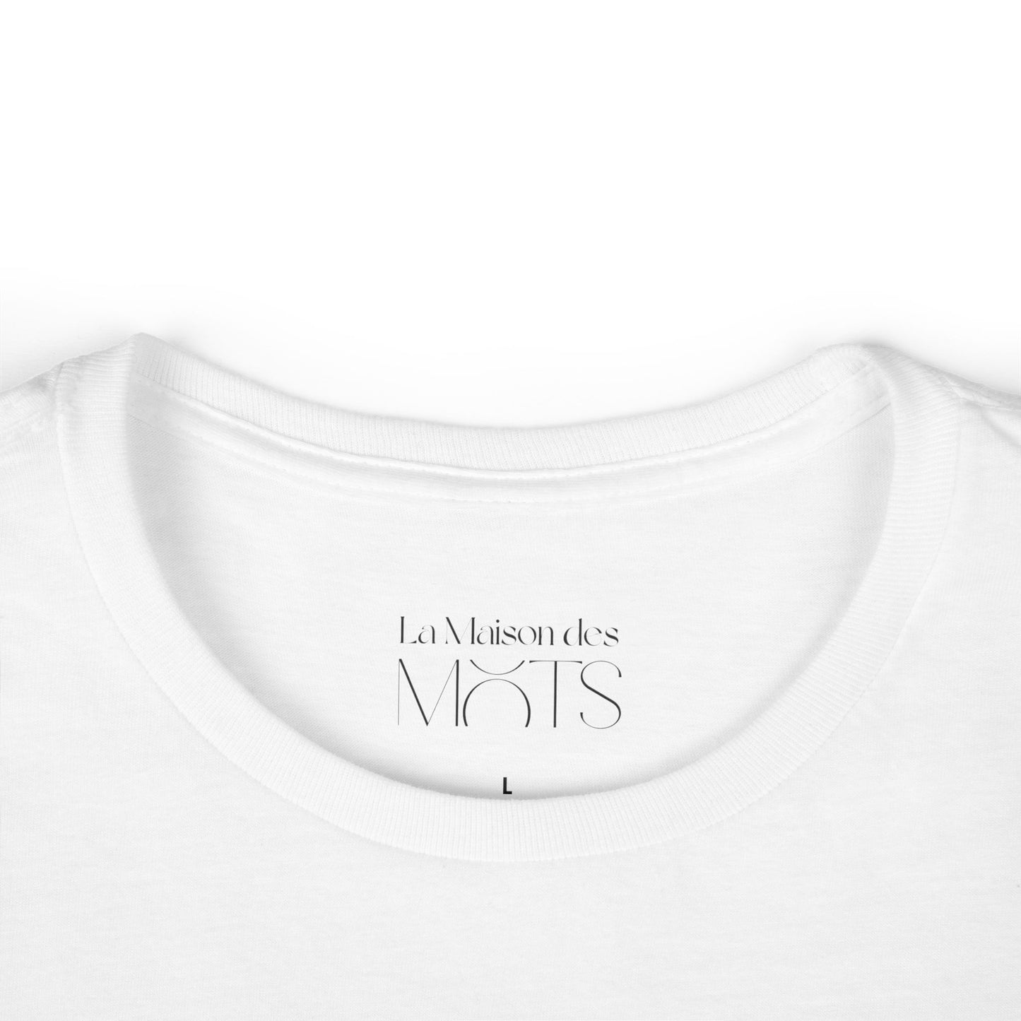 Women's Tee - Minimal "Petit Coeur"